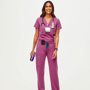 Bright fuchsia FIGS scrubs NWOT